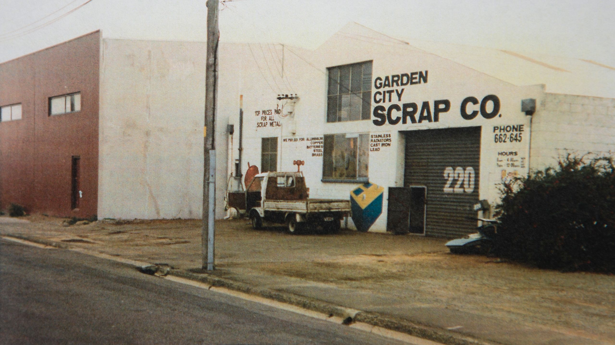 A police recreation of the yard on the day Reynolds died, with his truck parked outside.