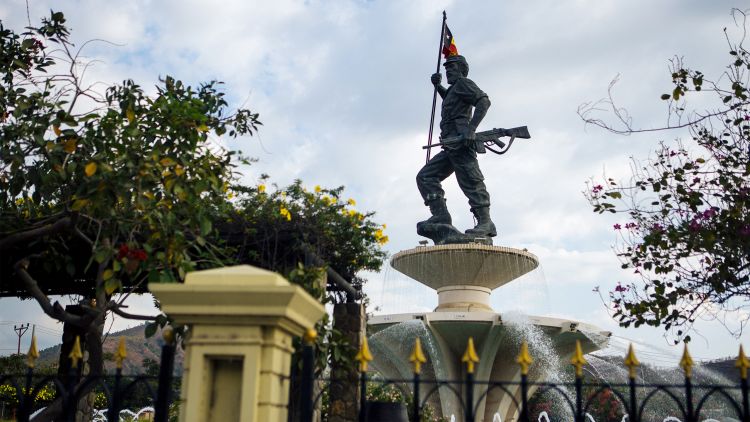 Statue of Nicolau dos Reis Lobato