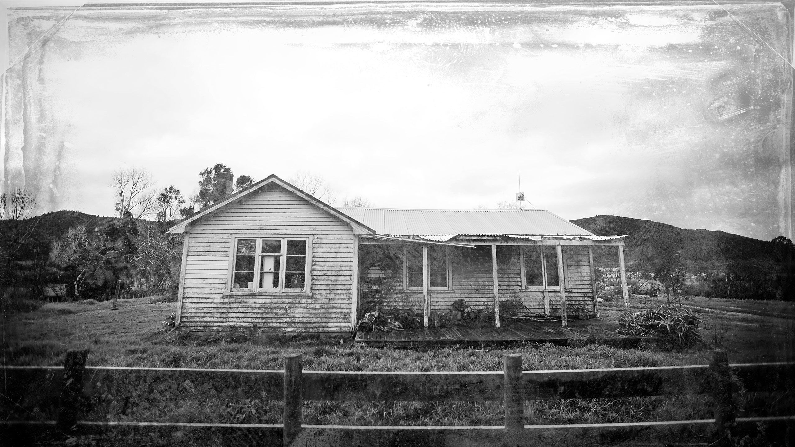 dawson house black and white