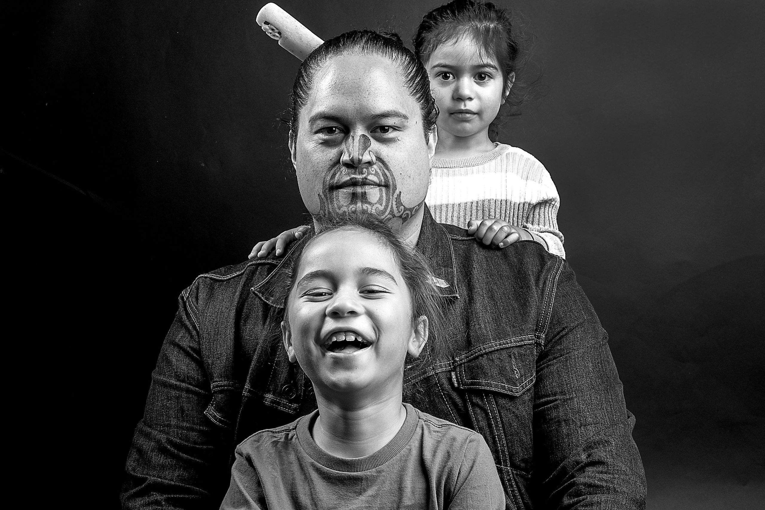 Reweti Arapere with his children.